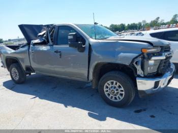  Salvage Chevrolet Silverado 2500