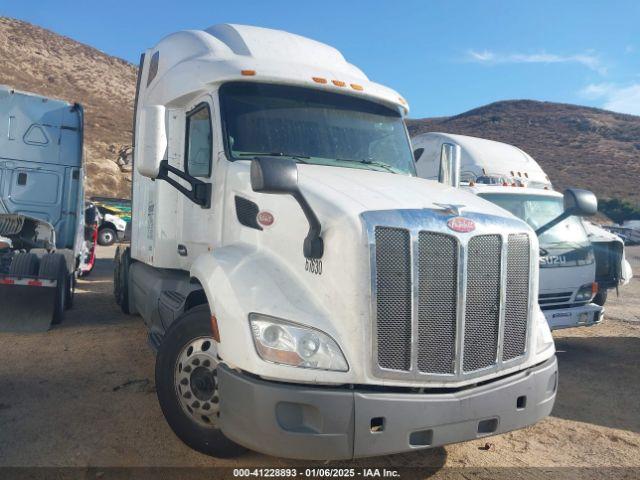  Salvage Peterbilt 579