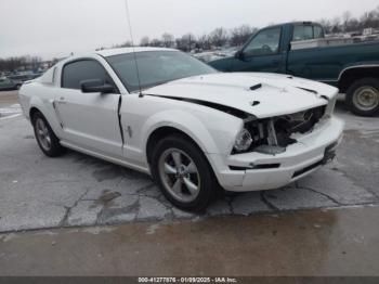  Salvage Ford Mustang