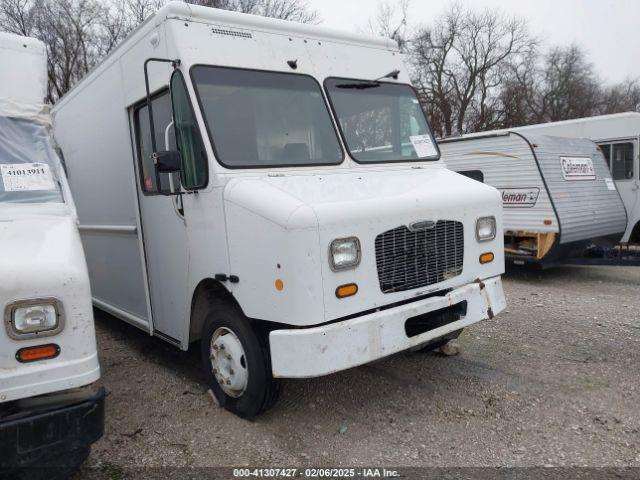  Salvage Freightliner Chassis