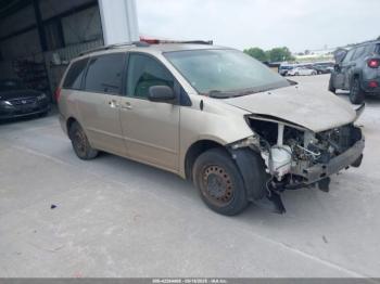  Salvage Toyota Sienna