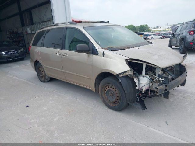  Salvage Toyota Sienna