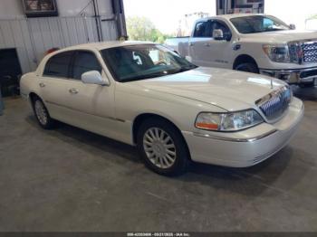  Salvage Lincoln Towncar