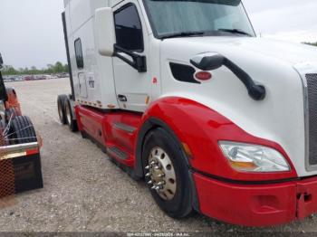  Salvage Peterbilt 579