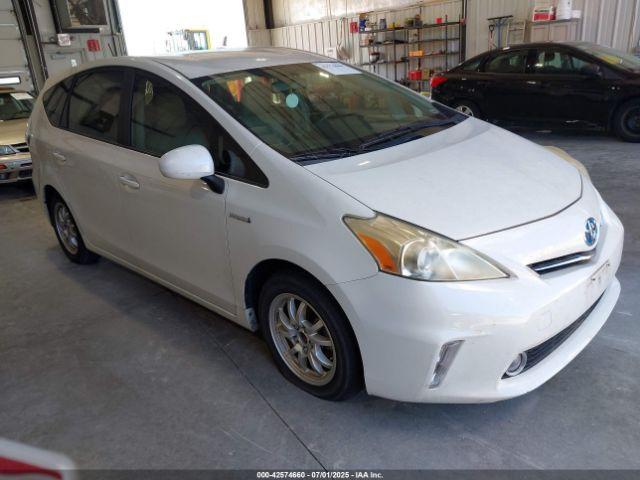  Salvage Toyota Prius v