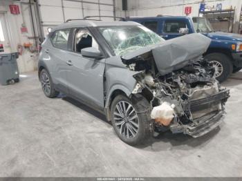  Salvage Nissan Kicks