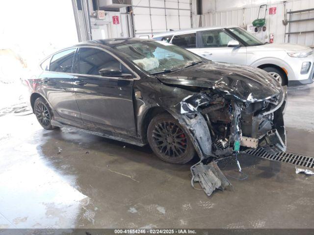  Salvage Chrysler 200