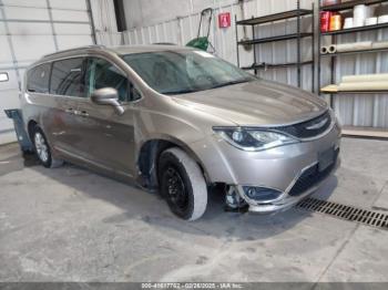  Salvage Chrysler Pacifica