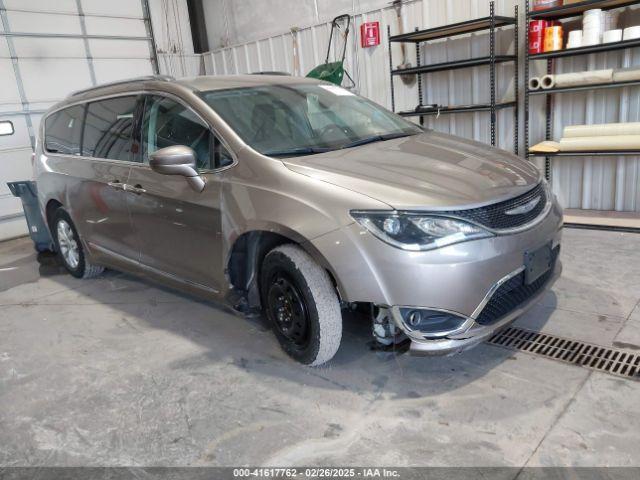  Salvage Chrysler Pacifica