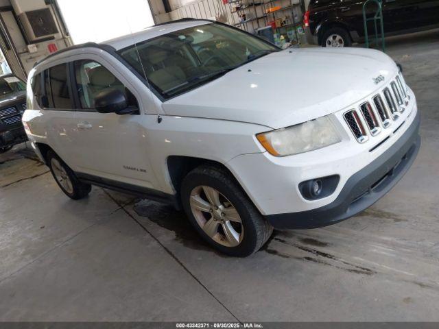  Salvage Jeep Compass