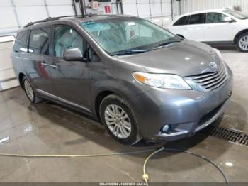  Salvage Toyota Sienna