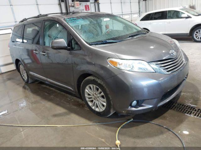  Salvage Toyota Sienna