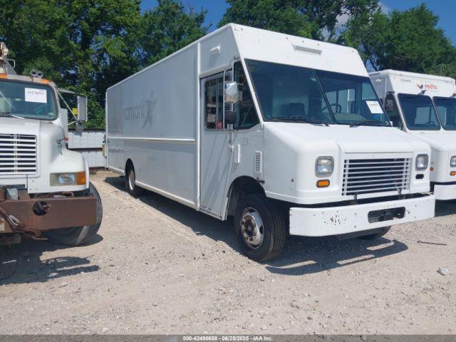  Salvage Freightliner Chassis