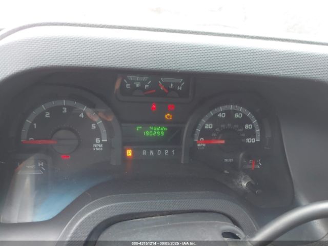 Ford E-350 Xl Image 2