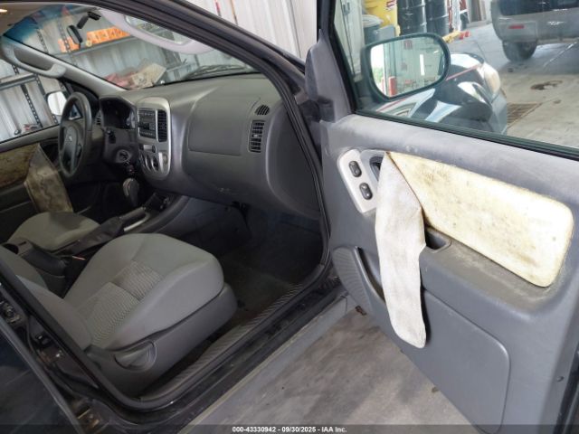 Ford Escape Image 10