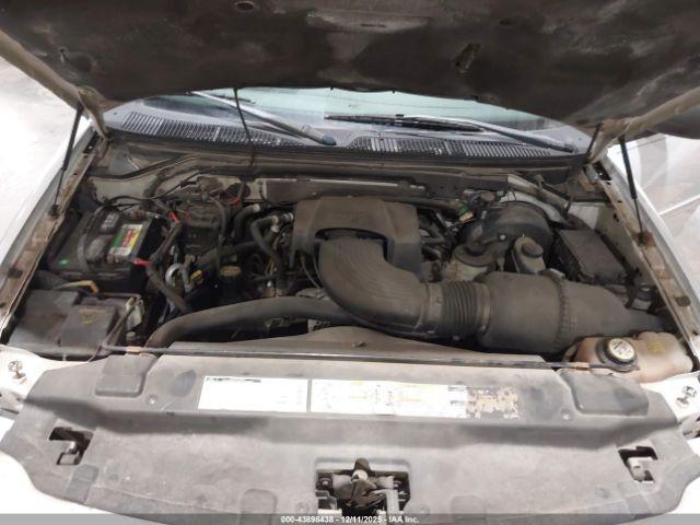 Ford Expedition Xlt Image 9