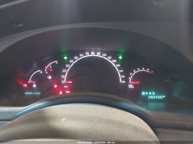 Chrysler Pacifica Touring Image 4