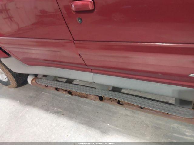 Ford Explorer Image 2