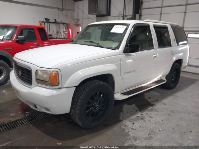 Cadillac Escalade Standard Image 3