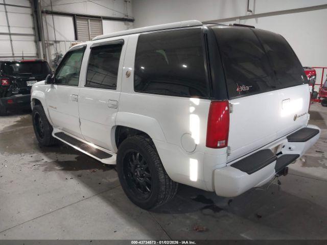 Cadillac Escalade Standard Image 5