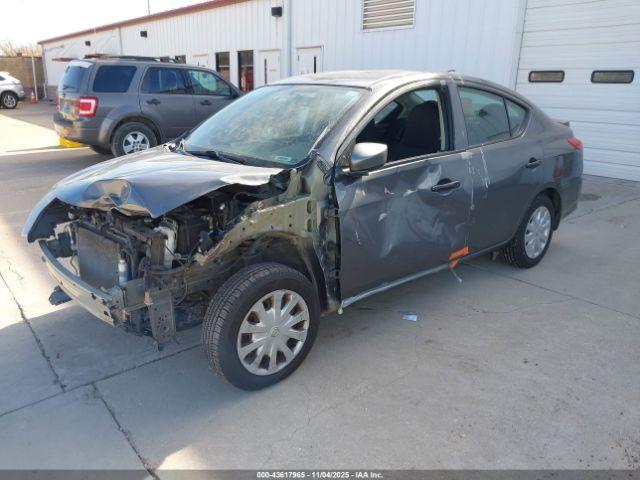 Nissan Versa 1.6 S+ Image 5