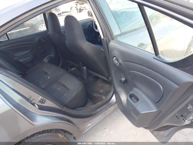 Nissan Versa 1.6 S+ Image 3