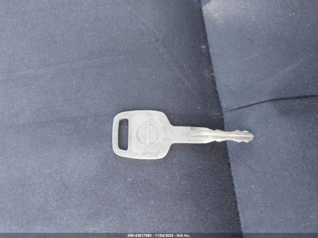 Nissan Versa 1.6 S+ Image 8