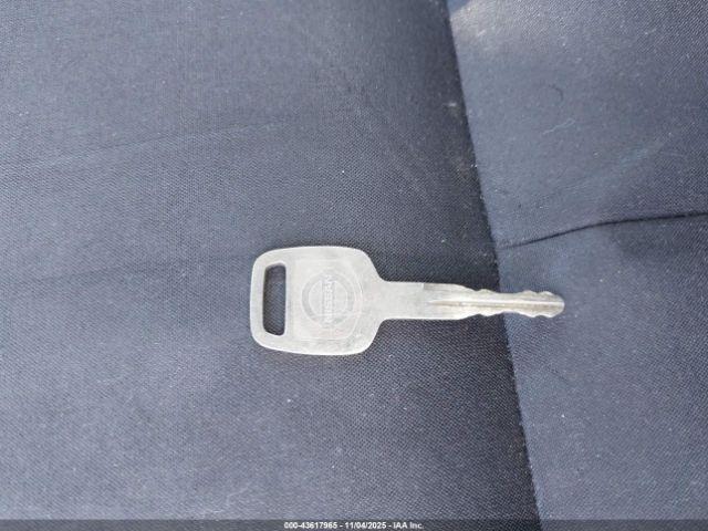 Nissan Versa 1.6 S+ Image 8