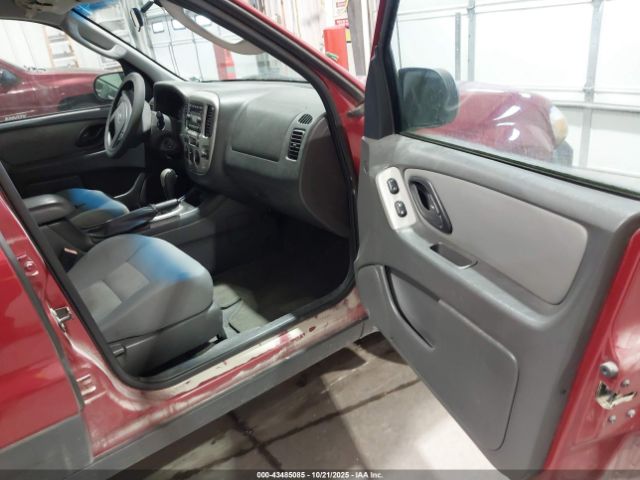 Ford Escape Image 11