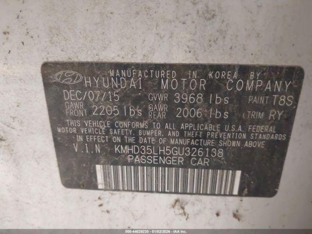 Hyundai ELANTRA Image 5