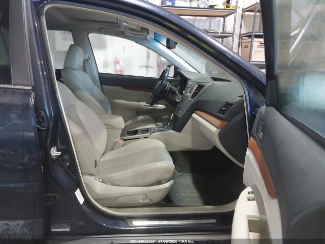 Subaru Outback 2.5i Limited Image 8