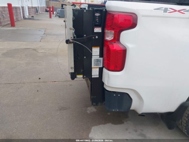 Chevrolet Silverado 1500 4wd  Long Bed Wt Image 3